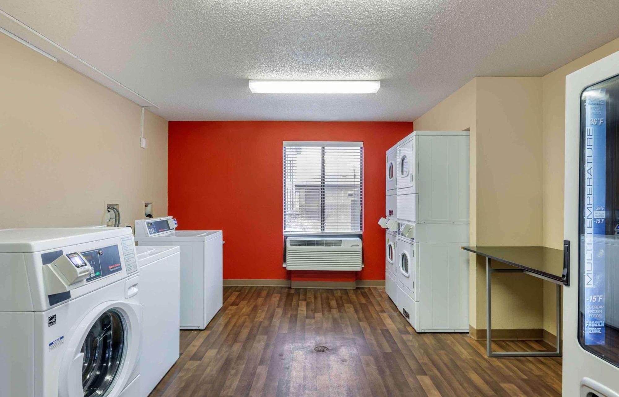 Extended Stay America Suites - Omaha - West Екстериор снимка