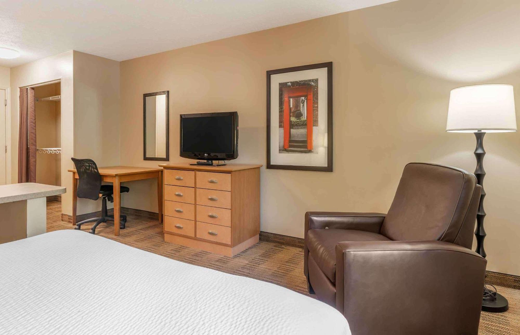 Extended Stay America Suites - Omaha - West Екстериор снимка